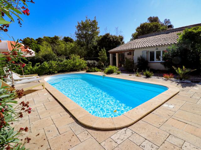 VILLA PLAIN PIED 105M2 AVEC PISCINE ET DEPENDANCES