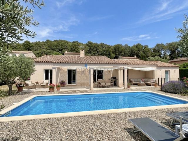 VILLA PLAIN PIED 110m2 PISCINE & BOULODROME SALERNES