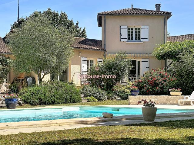 Villa Plain pied 222 m2 7 pièces + Piscine