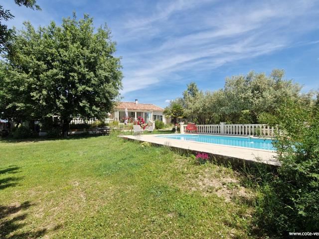 Villa plain pied 4 chambres 1172 m² terrain avec piscine et. 125m² Mazan
