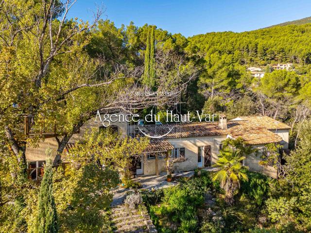 Villa plain pieds 175m2, 1,4 Hectare