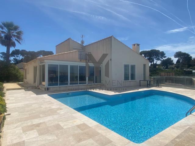 VILLA PLEINE VUE MER ET ACCES PRIVÉ À LA PLAGE SANARY
