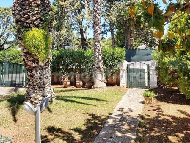 Villa plurifamiliare via Gabriella, Ostuni Costa, Ostuni
