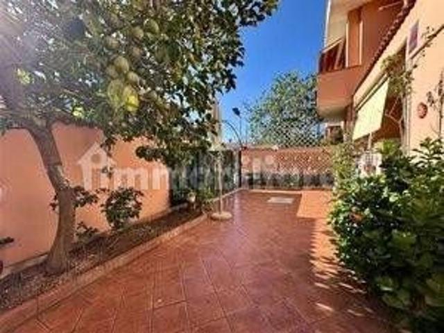 Villa plurifamiliare via dei Lecci, Villa Claudia, Anzio