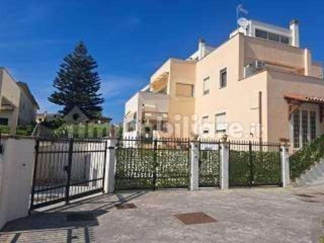 Villa plurifamiliare via Merope 65, Marechiaro, Anzio