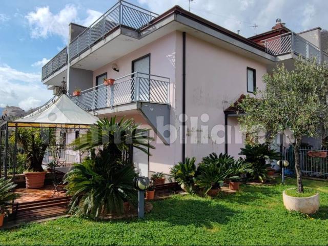 Villa plurifamiliare via Niccolò Fumo 25, Centro, Baronissi