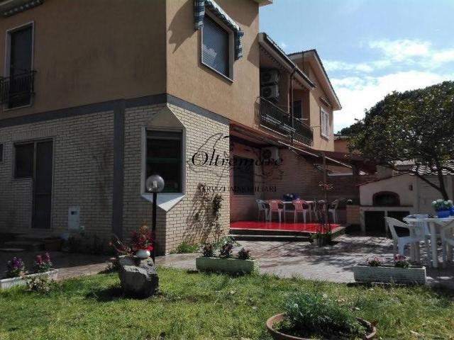 Villa plurifamiliare via Priamo 28, Litoranea Terracina San Felice, Terracina