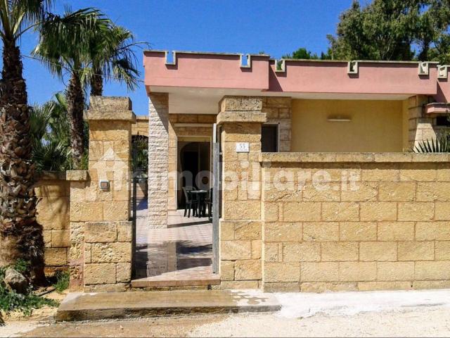 Villa plurifamiliare via Principe Amedeo, Torre San Giovanni, Ugento