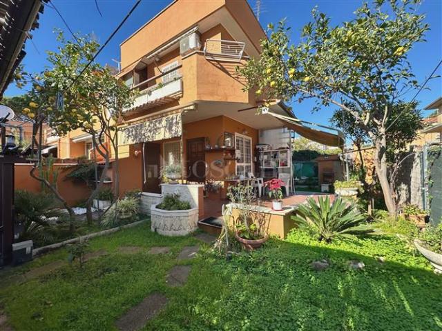 Villa Plurifamiliare di 100 mq a Fregene, Maccarese, Le Vignole Fiumicino