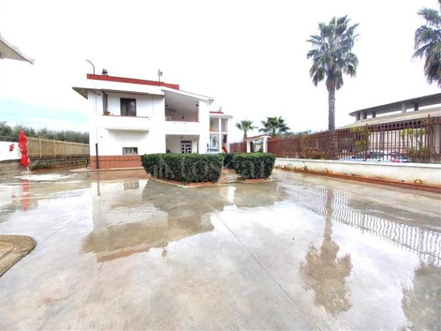 Villa Plurifamiliare di 120 mq a CERIGNOLA Cerignola