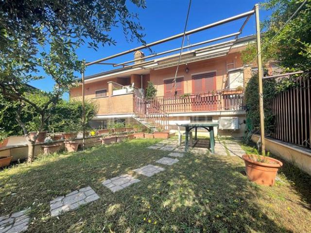 Villa Plurifamiliare di 160 mq a Ostia Antica Roma