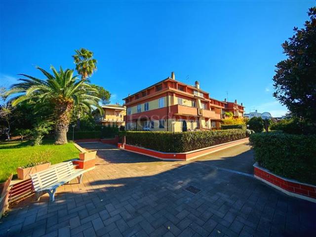 Villa Plurifamiliare di 280 mq a Axa, Casal Palocco, Infernetto Roma