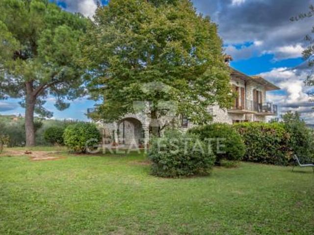 Villa plurifamiliare in vendita a Castiglione Del Lago