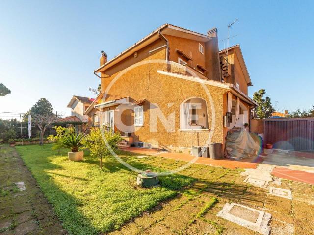 Villa plurifamiliare in vendita a Ardea