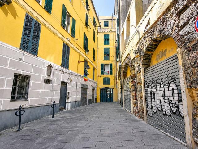 Villa plurifamiliare in vendita a Genova
