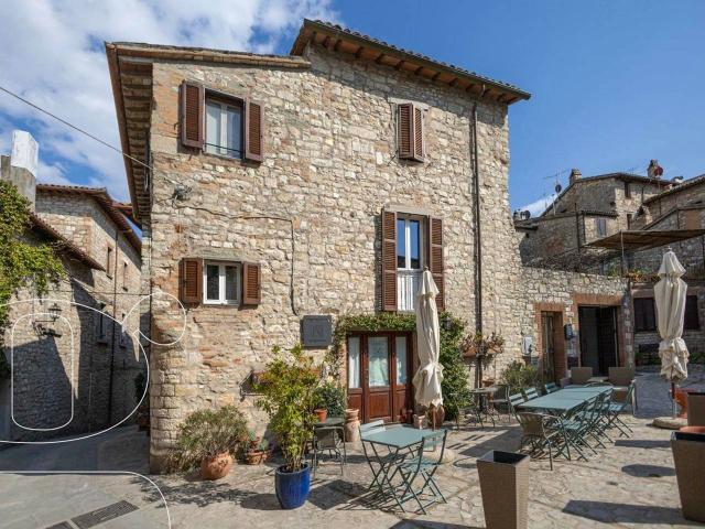 Villa plurifamiliare in vendita a Monte Castello Di Vibio