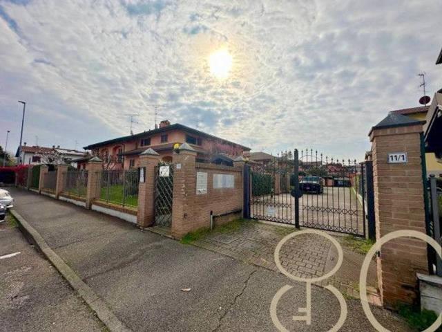 Villa plurifamiliare in vendita a Noviglio