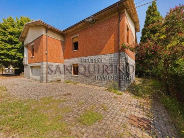 Villa plurifamiliare in vendita a Sassuolo