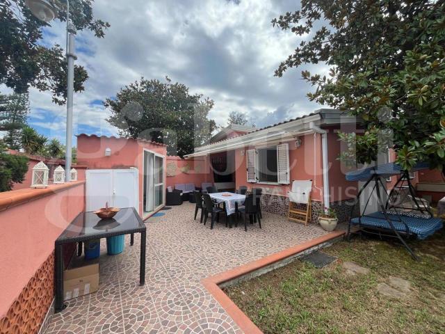 Villa plurifamiliare in vendita a Scalea