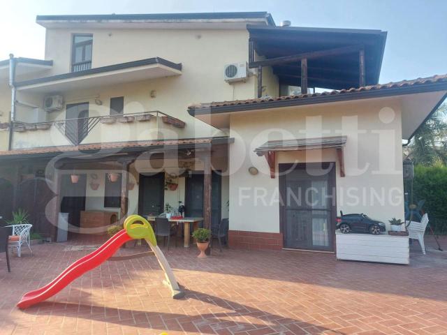 Villa plurifamiliare in vendita a Settingiano