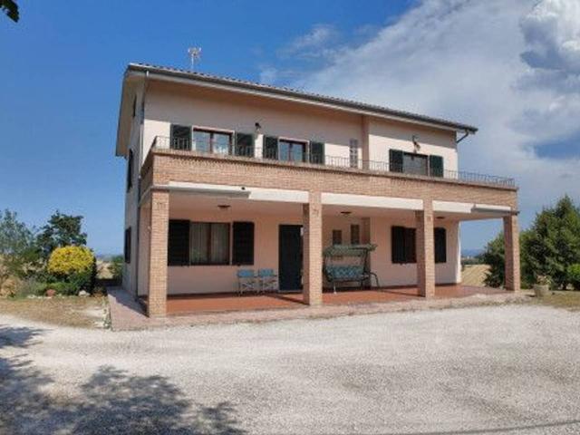Villa plurifamiliare in vendita a Senigallia