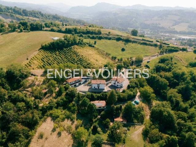 Villa plurifamiliare in vendita a Pianoro
