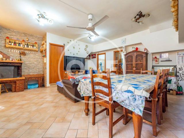 Villa plurifamiliare in vendita a Roma