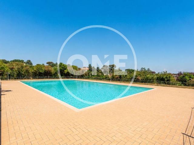 Villa plurifamiliare in vendita a Roma