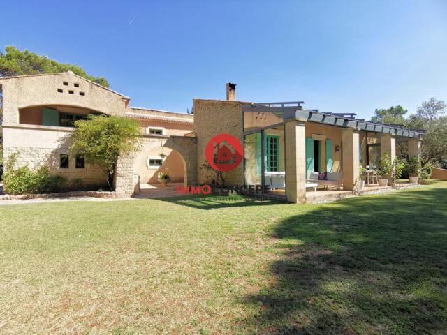 Villa provençale au coeur d'un parc de 9000m²