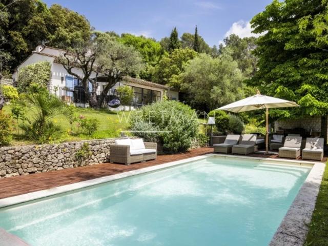 Villa provençale avec 5 chambres et piscine Valbonne