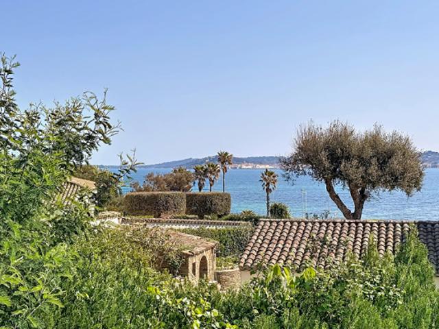 VILLA PROVENÇALE AVEC GRAND TERRAIN PROCHE PLAGES À VENDRE À GRIMAUD BEAUVALLON GOLFE DE SAINT TROPEZ
