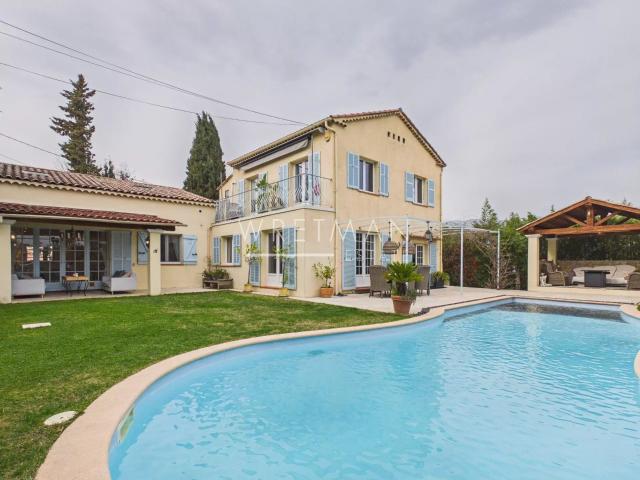 Villa provençale avec maison d'hôtes Le Rouret 146m² Le Rouret