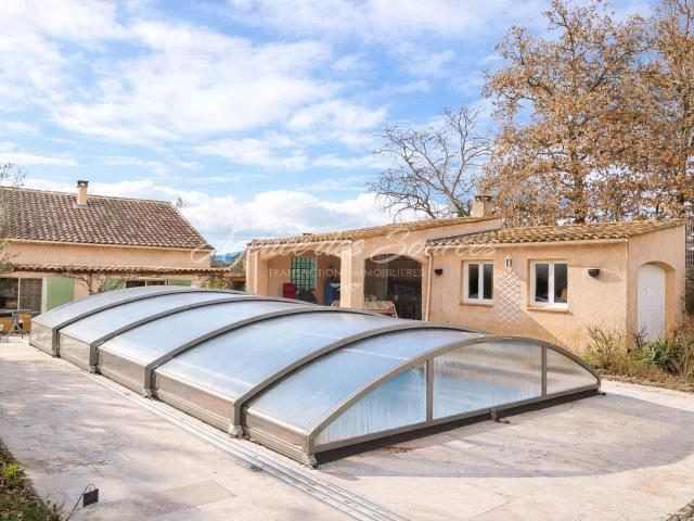 Villa provençale avec piscine à Montmeyan