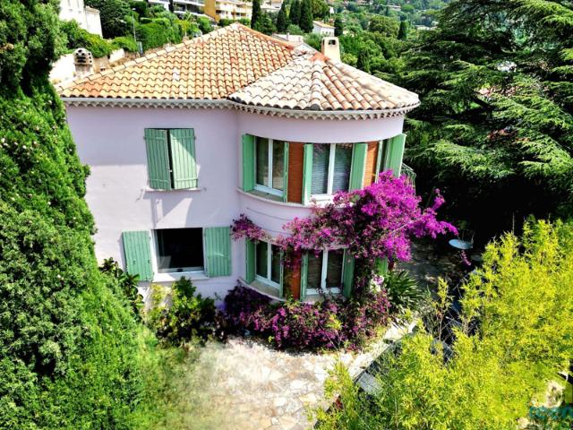 Villa Provençale avec Piscine en Plein Coeur de Pin de Bormes