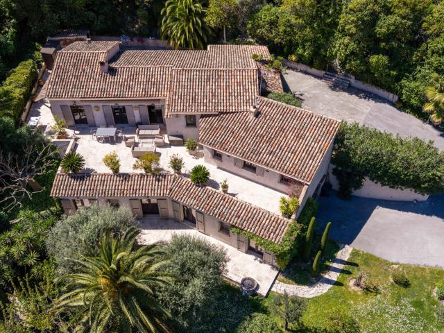 Villa provençale avec vue carte postale sur Saint Paul de Ve. 265m² Saint Paul de Vence