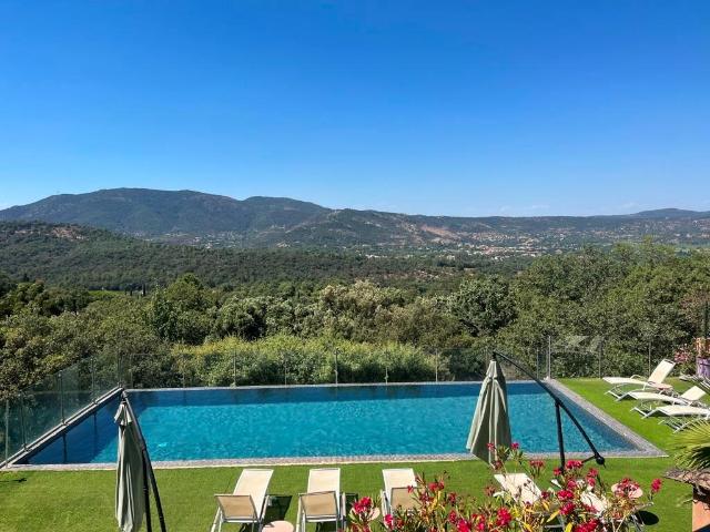 Villa provençale avec vue panoramique sur les collines du Ma. 163m² Le Plan de la Tour
