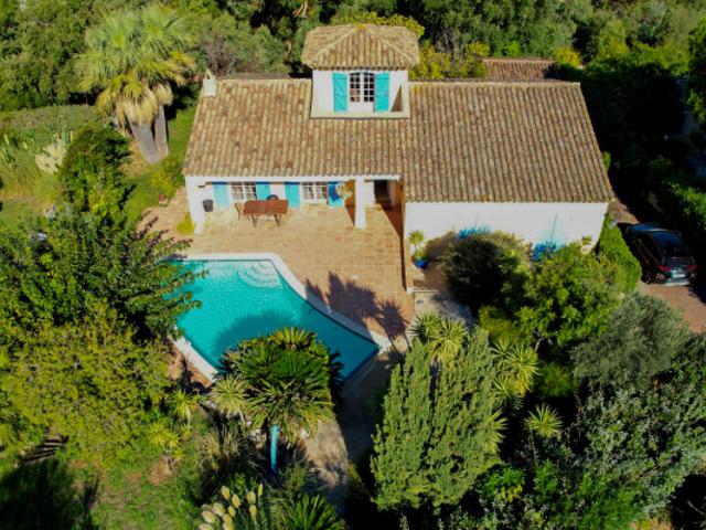 Villa provençale à vendre à Sainte Maxime, à quelques pas des plages
