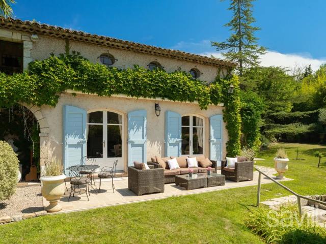 Villa provençale dans un domaine privé. 320m² Valbonne