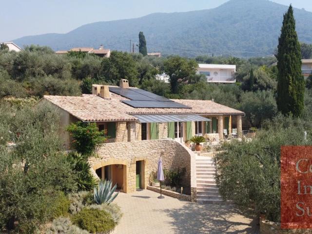 Villa provençale de prestige avec piscine et oliveraie à Nyons