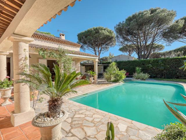 Villa provençale de standing avec deux habitations près du G. 245m² Cogolin