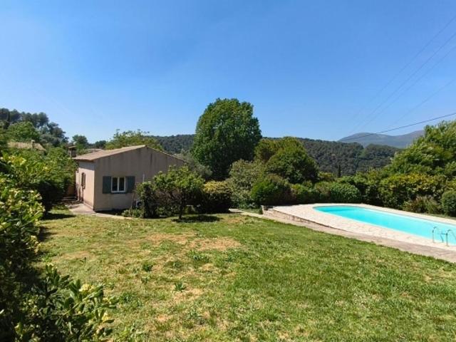 Villa provençale de 186 m² avec piscine, jardin et double garage