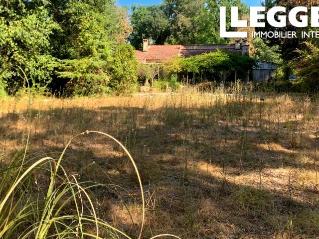 Villa provençale de 132m2 située sur un terrain paysager de 2740 m2