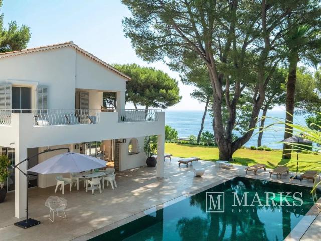 Villa provençale en deuxième ligne avec jardins plats, pisci. 217m² Saint Jean Cap Ferrat