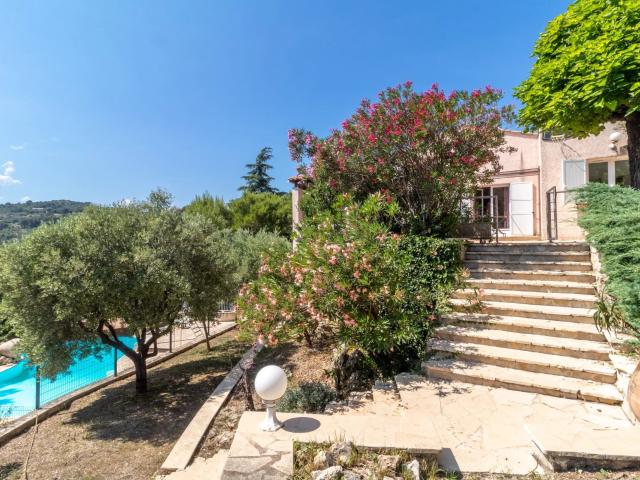 Villa Provençale La Turbie 6 Chambres Piscine Terrain. 241m² La Turbie