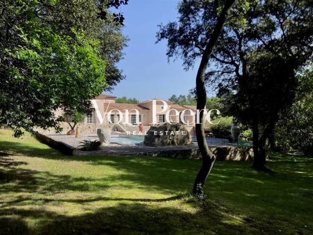 Villa provençale sur un terrain paysagé d’1 hectare, 280m² Saint Laurent des Arbres