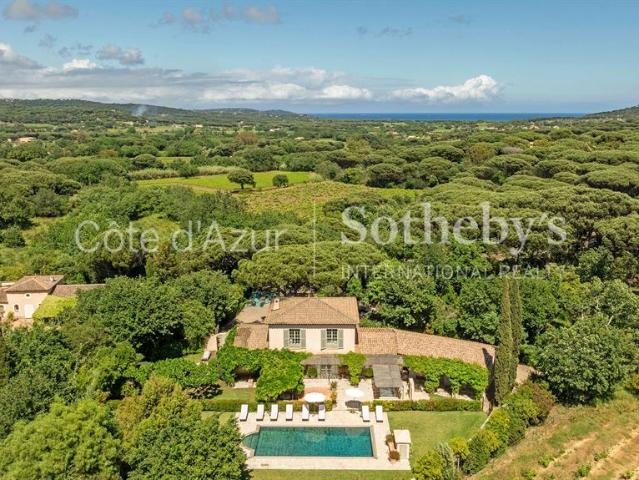 Villa provençale 210 m² avec piscine et jardin paysager proche Pampelonne