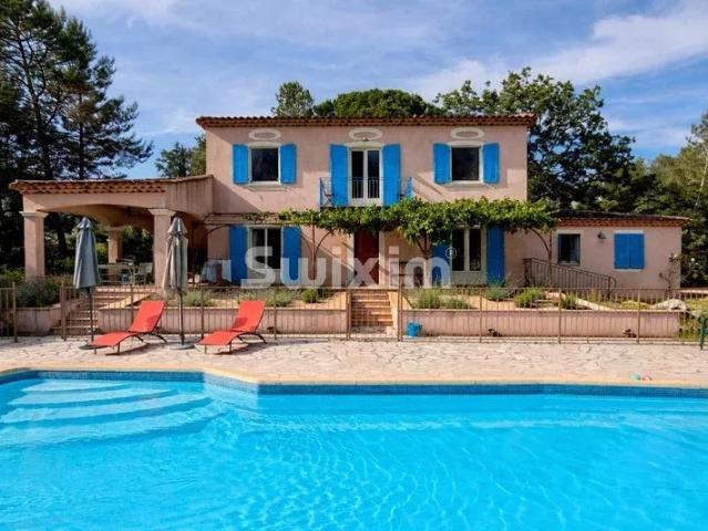 VILLA PROVENCALE AVEC PISCINE