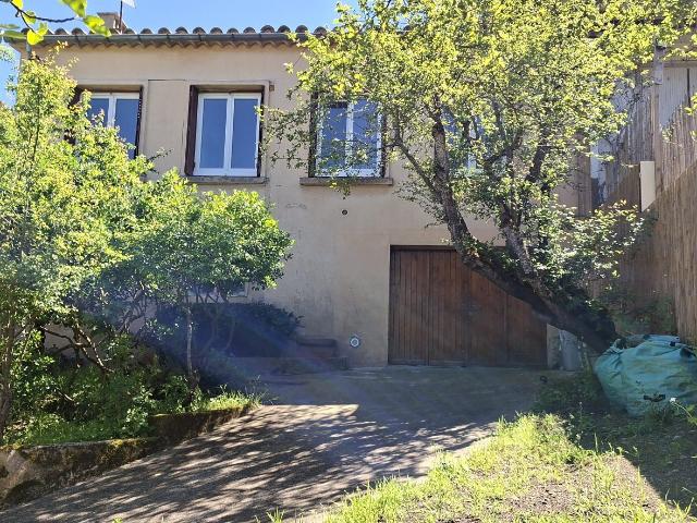 Villa proche centre ville au calme avec jardin et garage 63m² Quillan