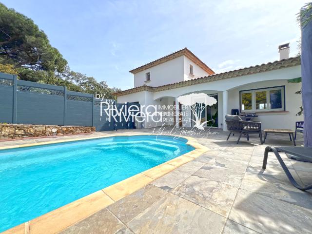 Villa proche centre ville avec piscine !