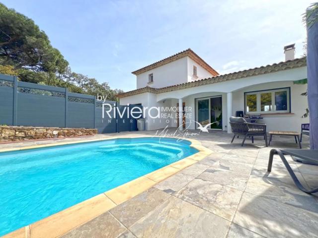 Villa proche centre ville avec piscine !